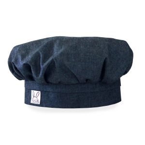 Un couvre-chef en denim de couleur marine pour enfant
