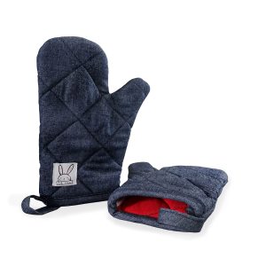 Petite mitaines de four en denim marine. Elles sont isolée à double épaisseur pour bien protéger les mains.