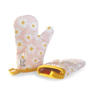 Mitaines de four isolées à double épaisseur à motif fleuri rose et jaune.